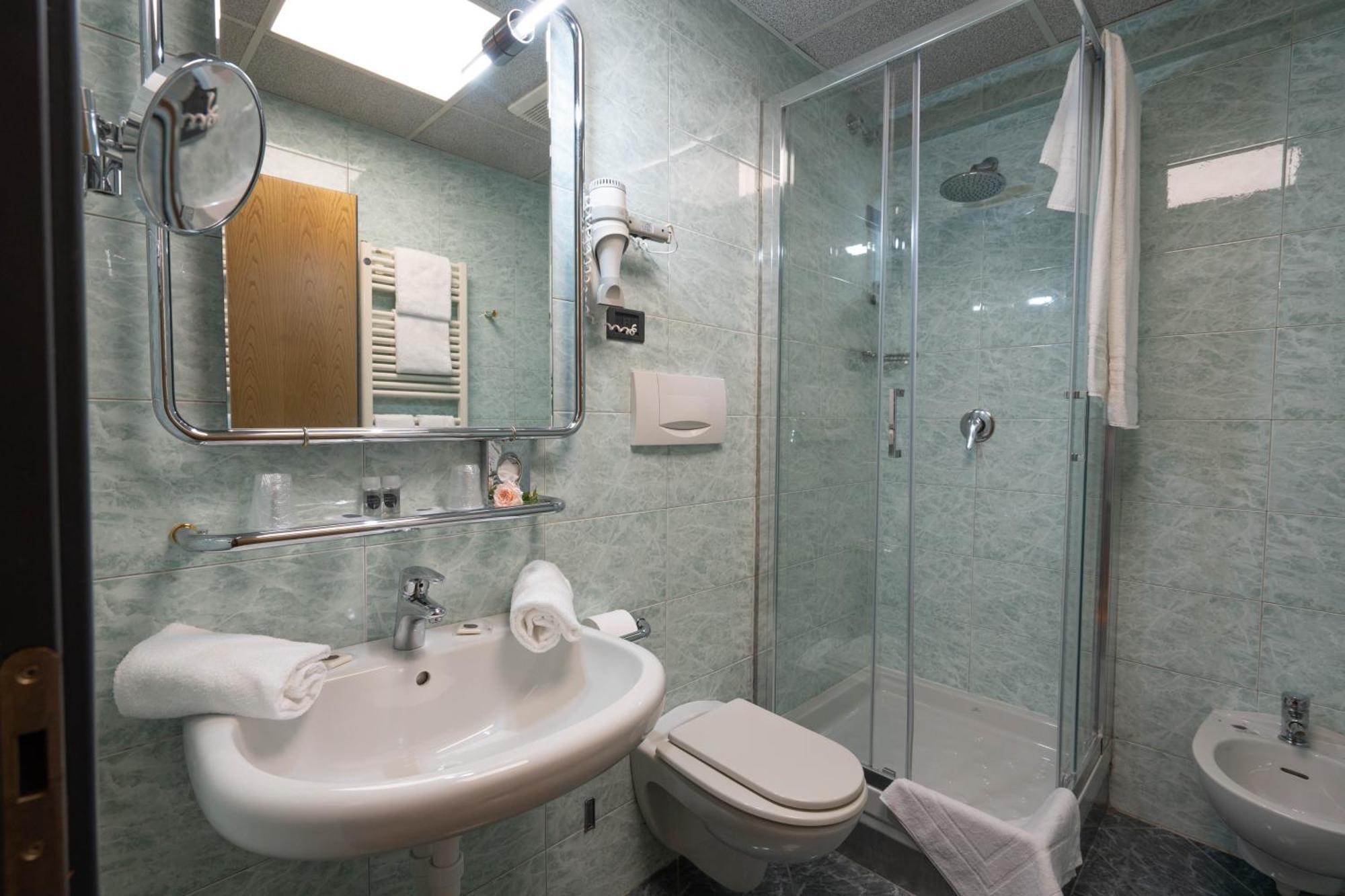Hotel Iris Janov Exteriér fotografie